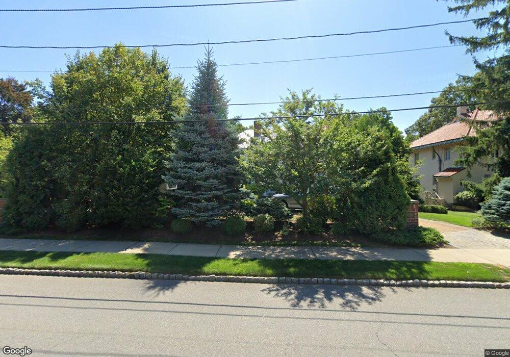 10 Everett Ave, Winchester, MA 01890 - photo 1