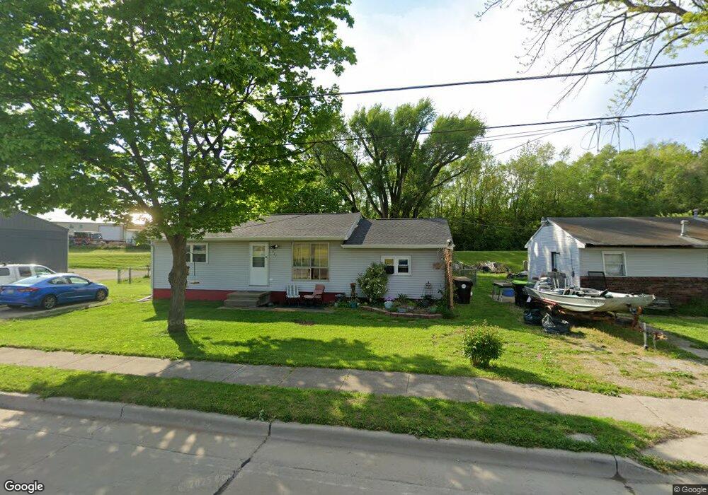 927 S Kickapoo St, Lincoln, IL 62656 - photo 1