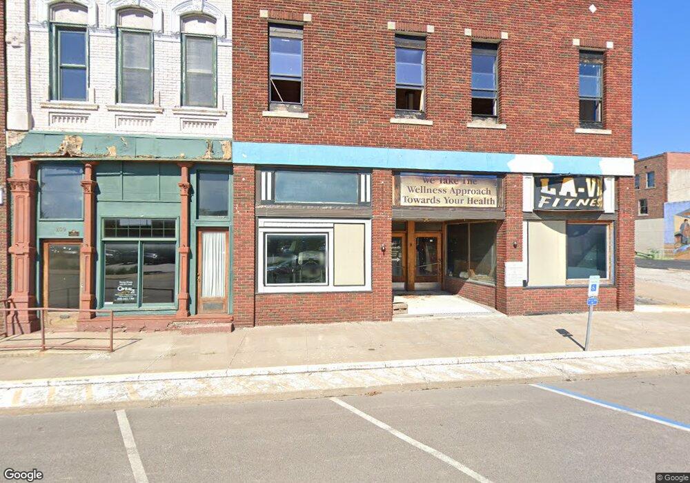 209 N Clark St, Moberly, MO 65270 - photo 1