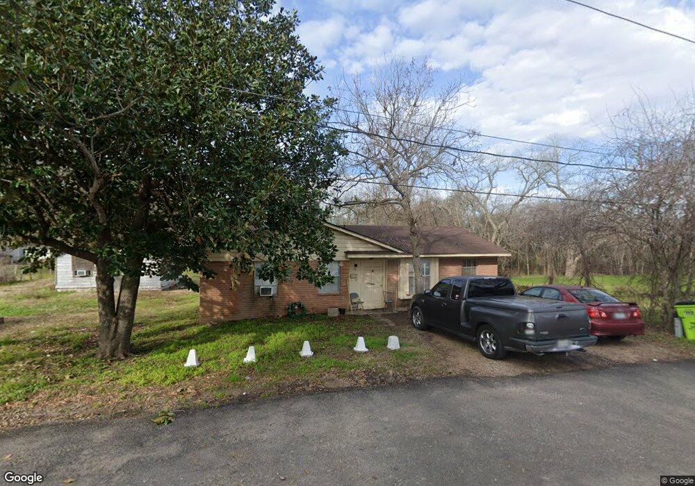 302 1st St, Rosenberg, TX 77471 - photo 1