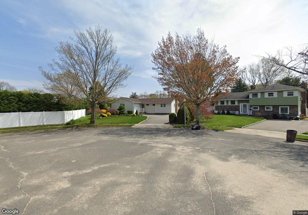 14 Golden Ridge Ct, ComMacK, NY 11725 - photo 1