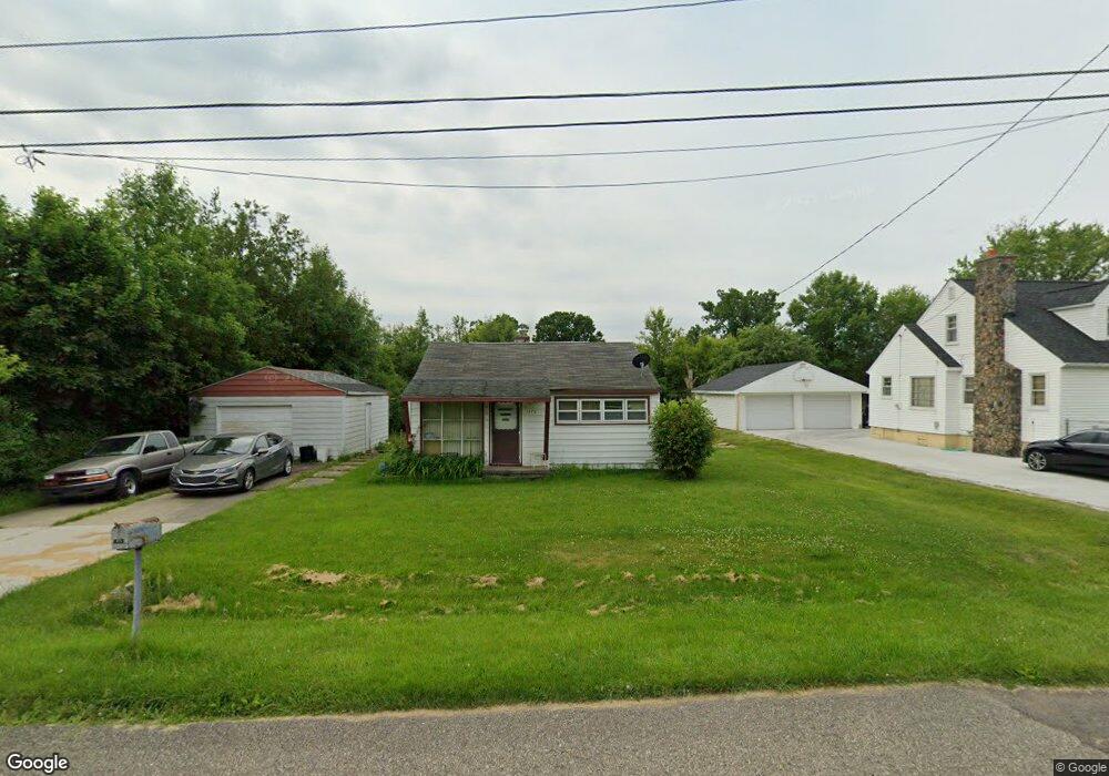 1176 E Cass Ave, Flint, MI 48505 - photo 1