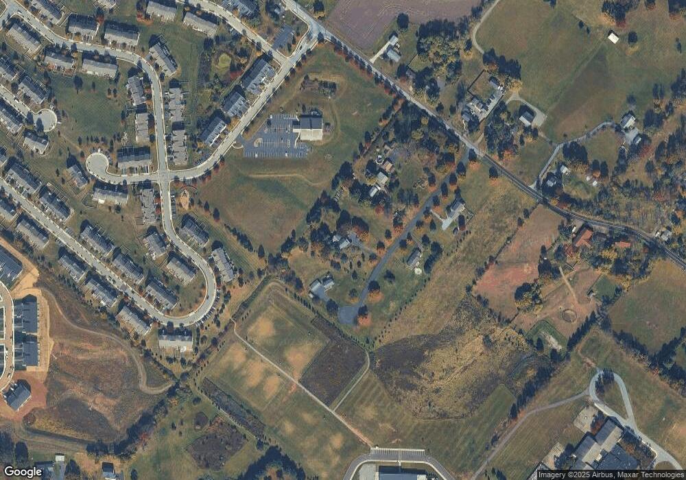 64 Pheasant Ln, Pottstown, PA 19465 - photo 1