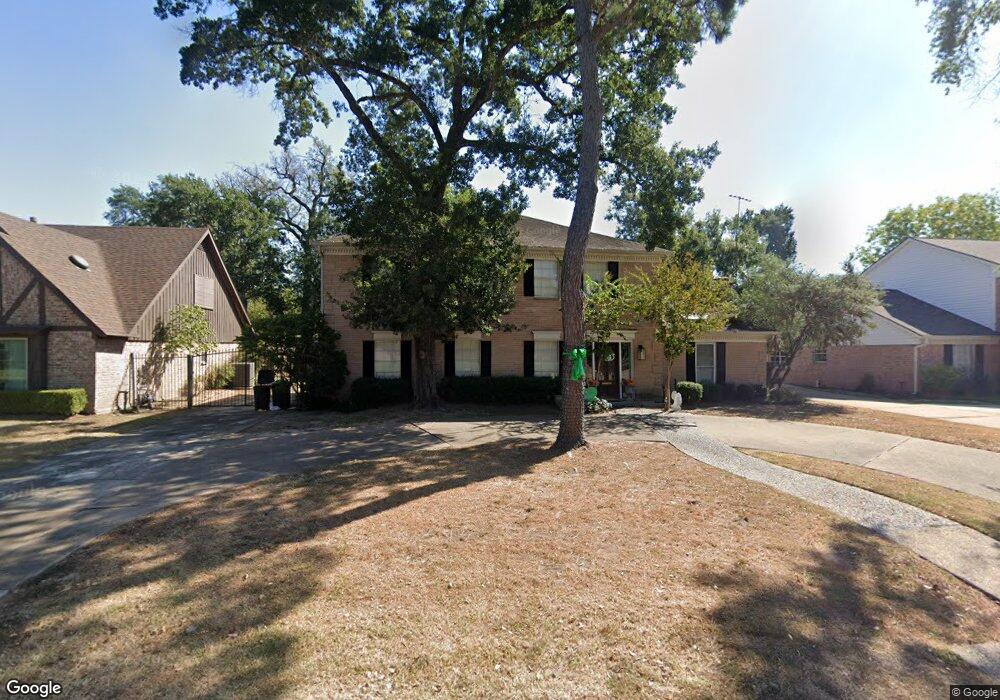 882 N Wilcrest Dr, Houston, TX 77079 - photo 1