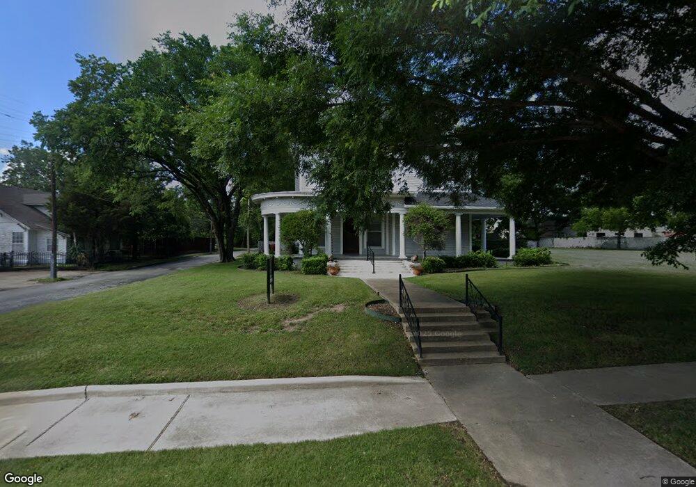 220 W Sam Rayburn Dr, Bonham, TX 75418 - photo 1