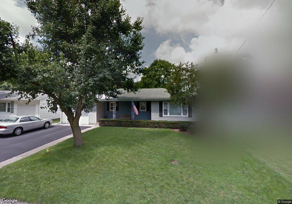 1013 N 29th St, Mattoon, IL 61938 - photo 1