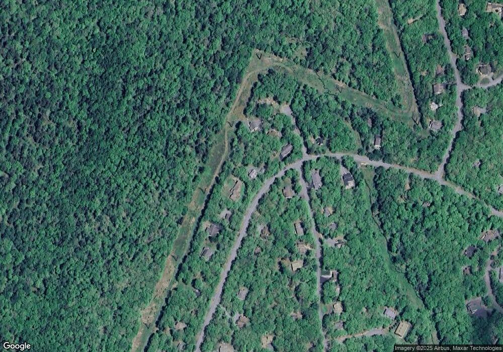 226 Surrey Dr, Hawley, PA 18428 - photo 1