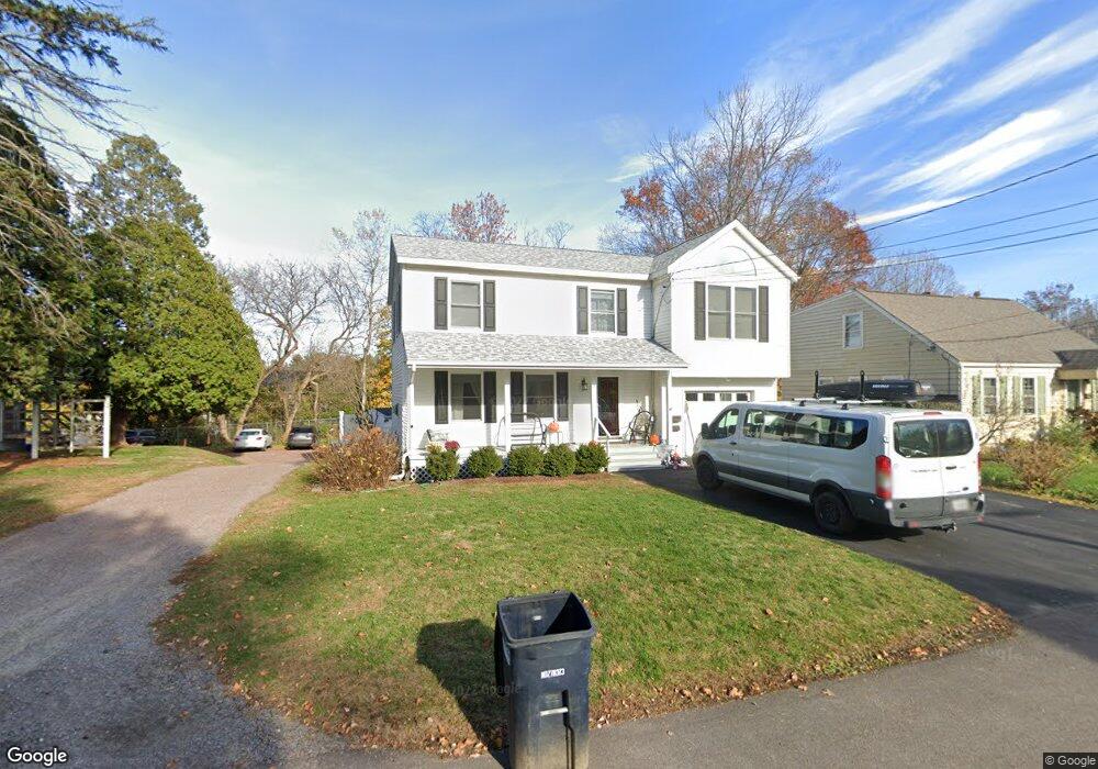 8 Arlington St, Essex Junction, VT 05452 - photo 1