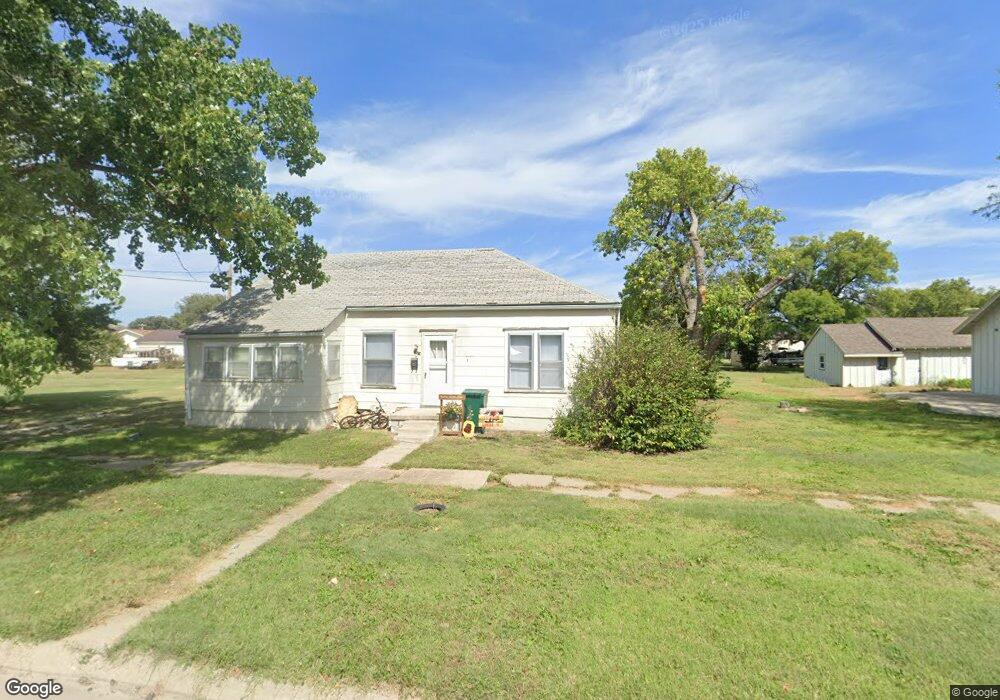 216 E Washington St, Osborne, KS 67473 - photo 1