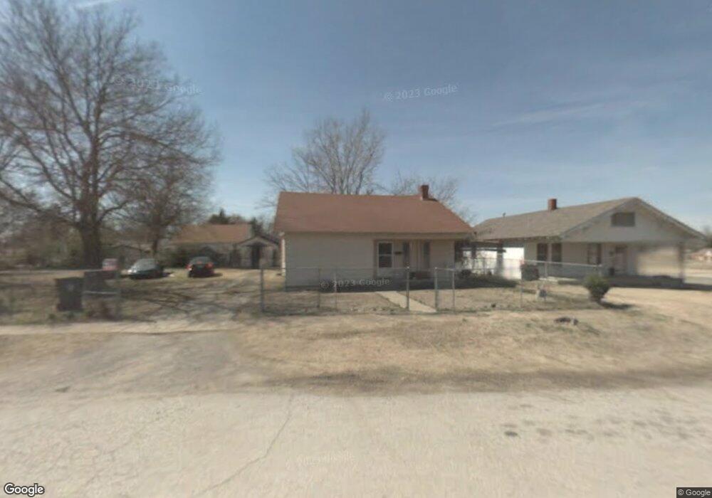 914 N Grand Ave, Okmulgee, OK 74447 - photo 1