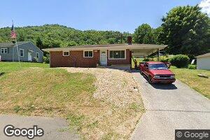 1005 Taylor St, Hinton, WV 25951