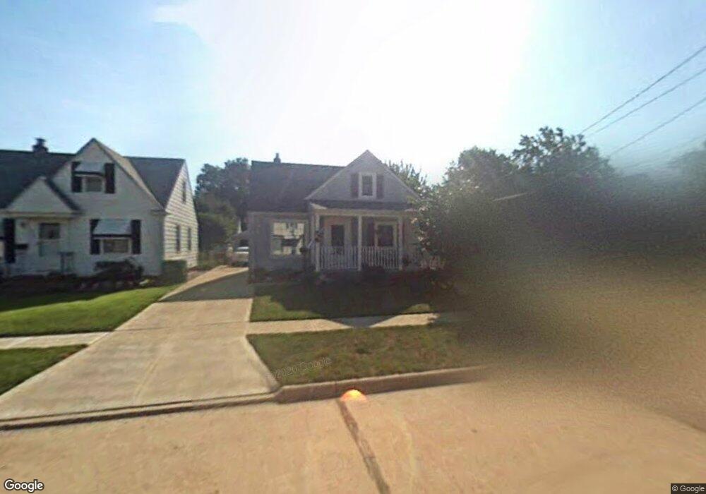 1635 Mapledale Rd, Wickliffe, OH 44092 - photo 1