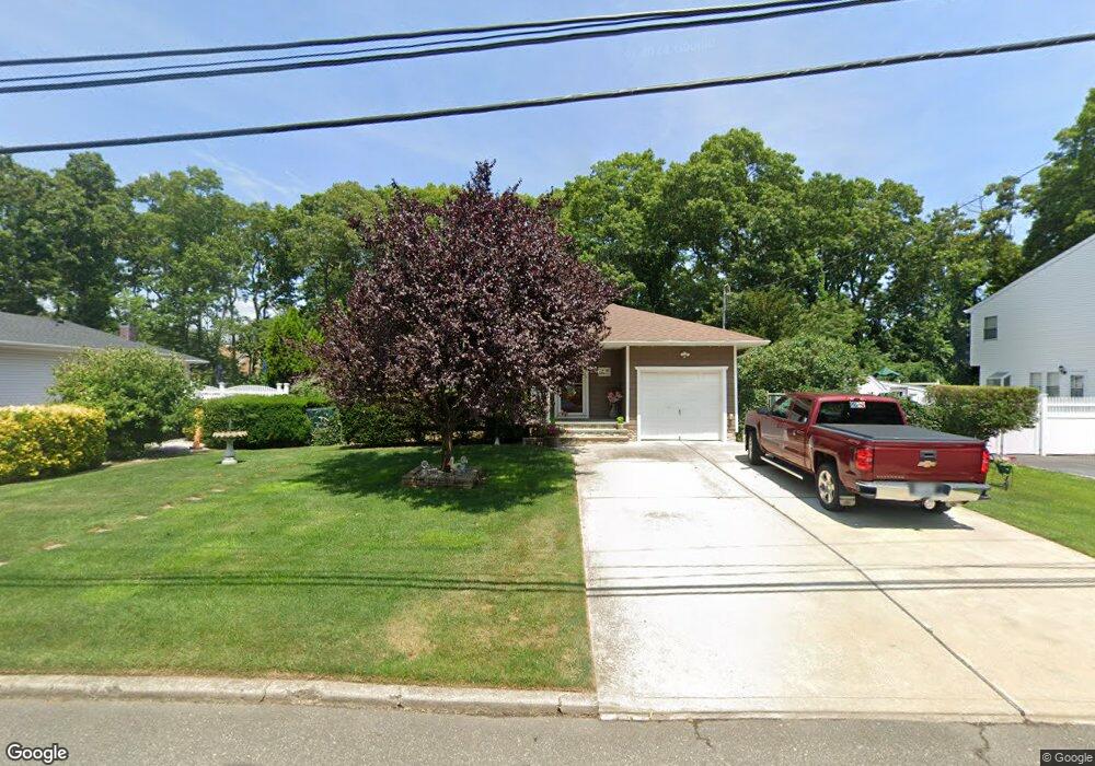 27 Albermarle Ave, Holtsville, NY 11742 - photo 1