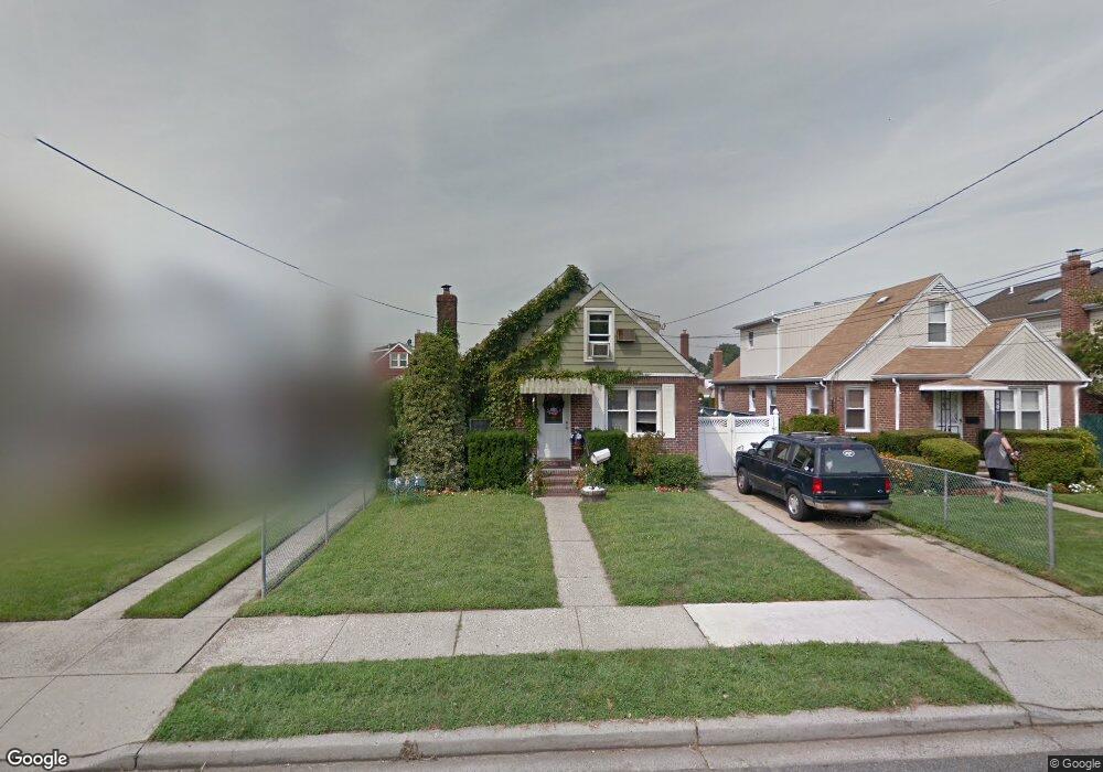 69 Roxbury Rd, Franklin Square, NY 11010 - photo 1