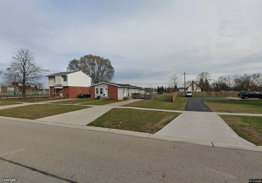 2926 26th St, Port Huron, MI 48060 - photo 1