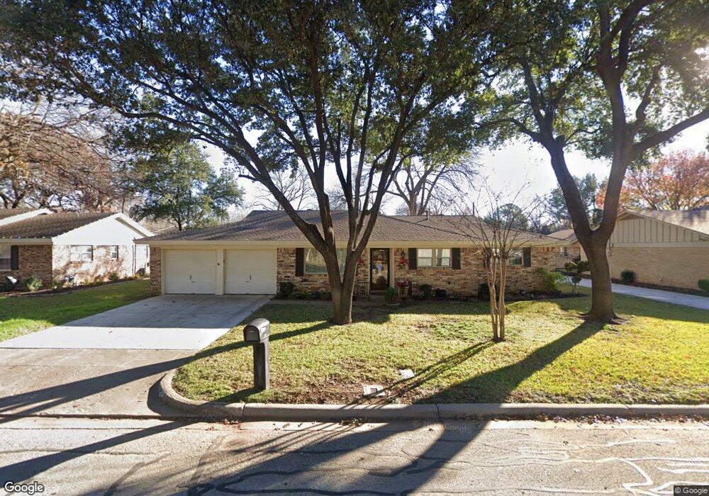 228 Glenn Dr, Hurst, TX 76053 - photo 1