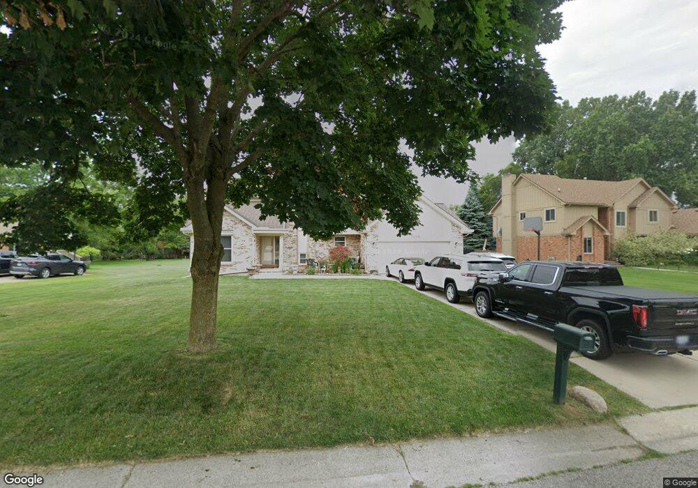 5298 Waterview Dr, West Bloomfield, MI 48323 - photo 1