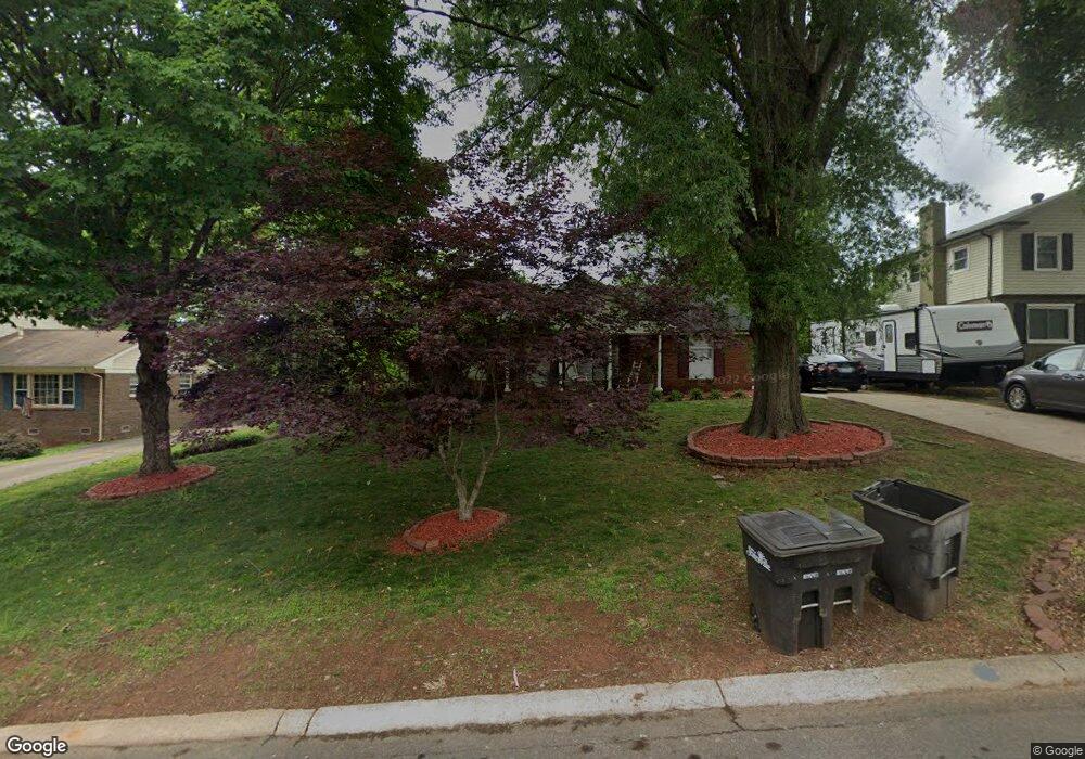 621 Colonial Dr, Statesville, NC 28625 - photo 1