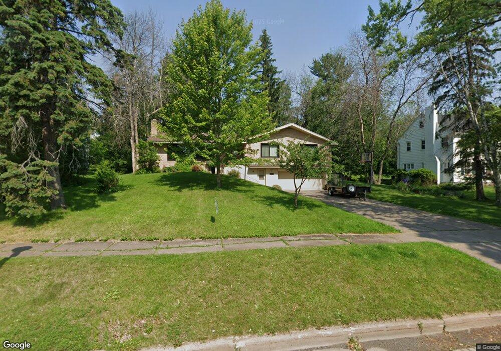 2711 E 7th St, Duluth, MN 55812 - photo 1