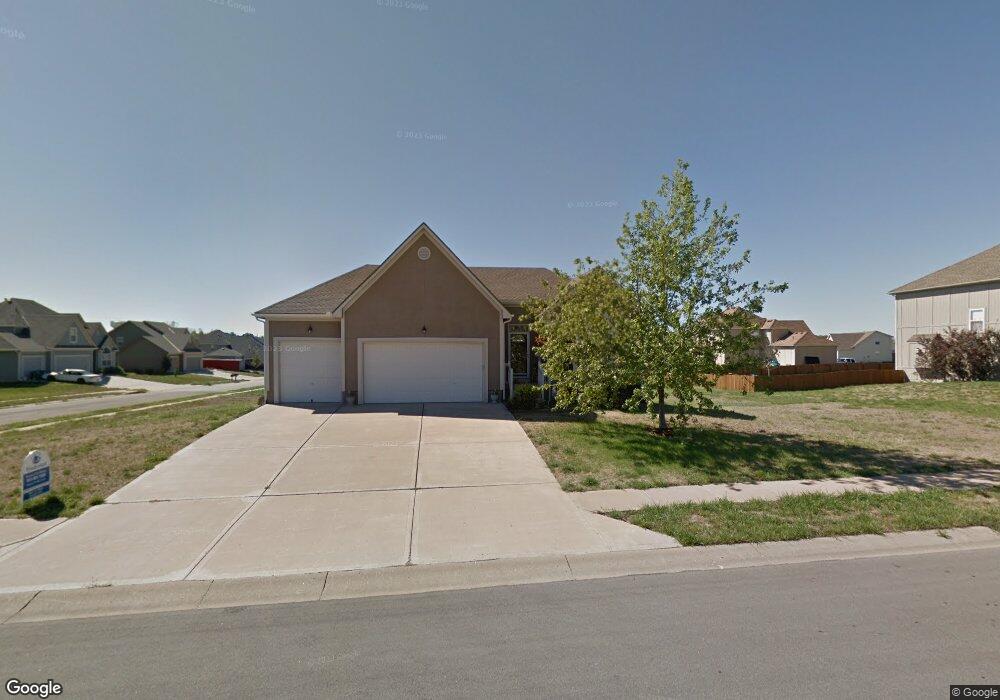 515 E Ash, Raymore, MO 64083 - photo 1