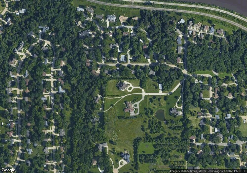 1714 Willow Bend Rd, Cedar Falls, IA 50613 - photo 1