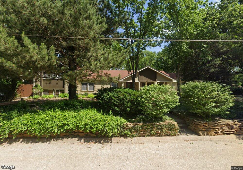 2400 SW 20th St, Topeka, KS 66604 - photo 1
