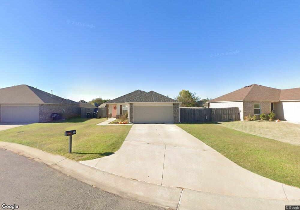 1926 Oak Tree Ct, Shawnee, OK 74804 - photo 1