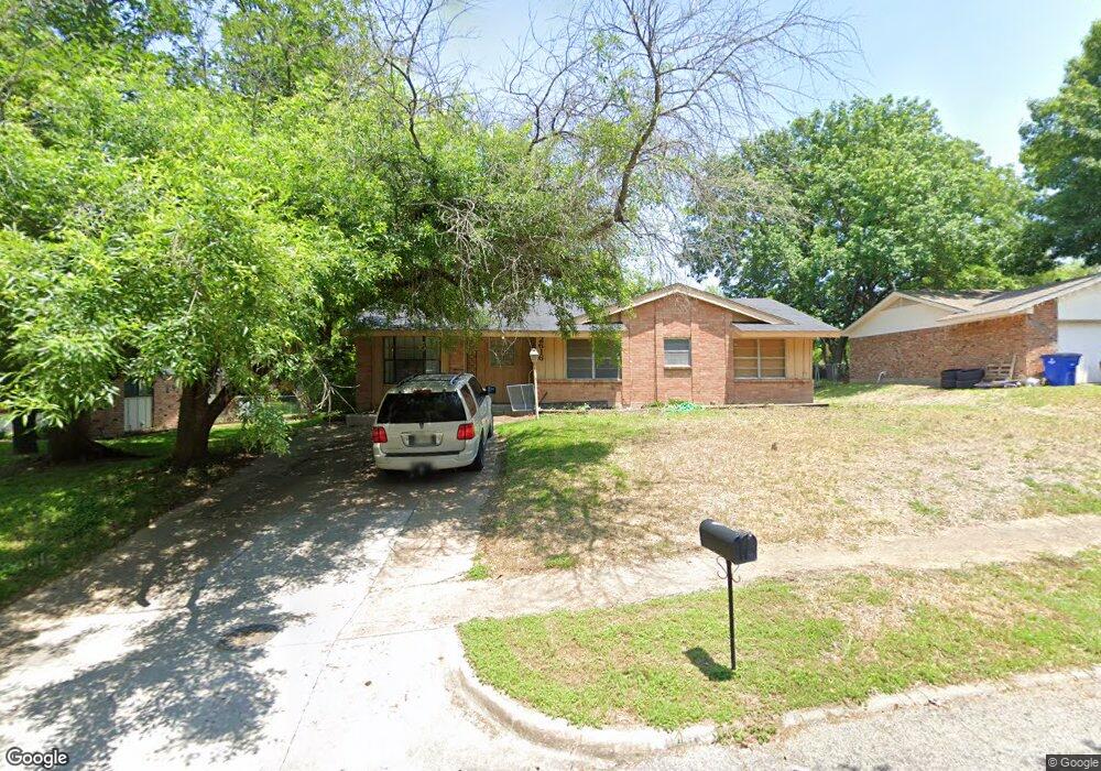 2616 Woodlawn Dr, Ennis, TX 75119 - photo 1