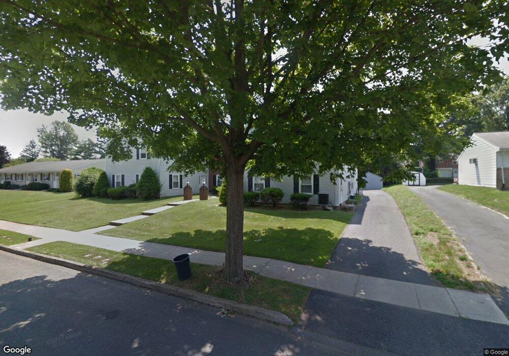 972 E Oak St, Palmyra, PA 17078 - photo 1