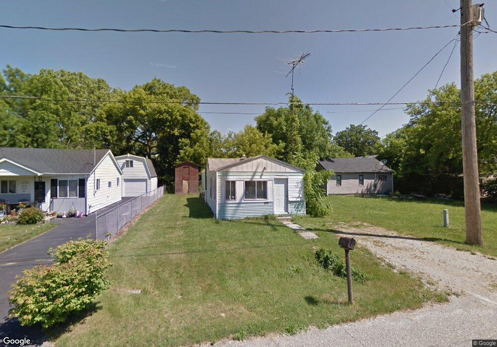 1118 W Judd Rd, Flint, MI 48507 - photo 1