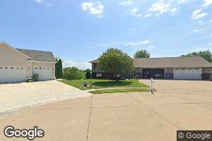 23 Dawn Ct, Eldridge, IA 52748