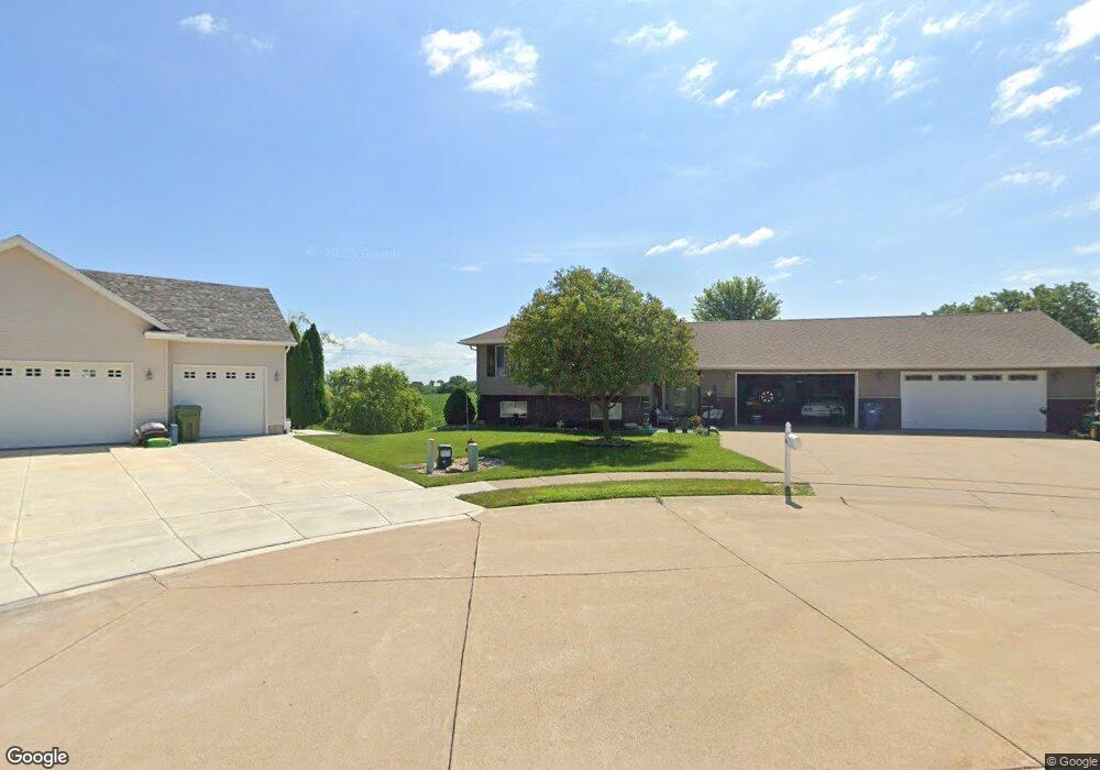 23 Dawn Ct, Eldridge, IA 52748 - photo 1