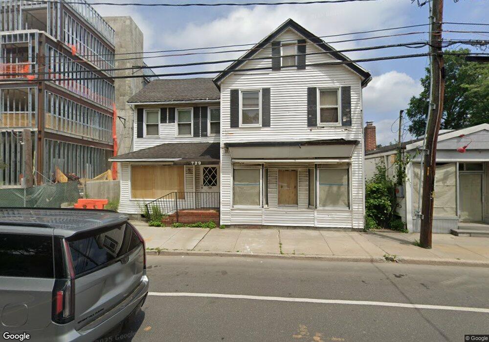 729 Middle Neck Rd, Great Neck, NY 11024 - photo 1