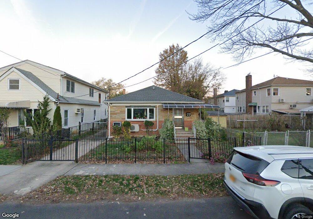 7531 166th St, Fresh Meadows, NY 11366 - photo 1