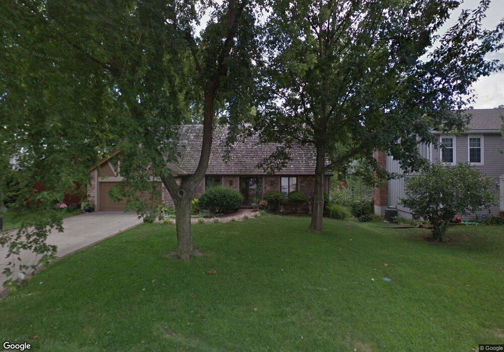 10605 W 50th St, Shawnee, KS 66203 - photo 1