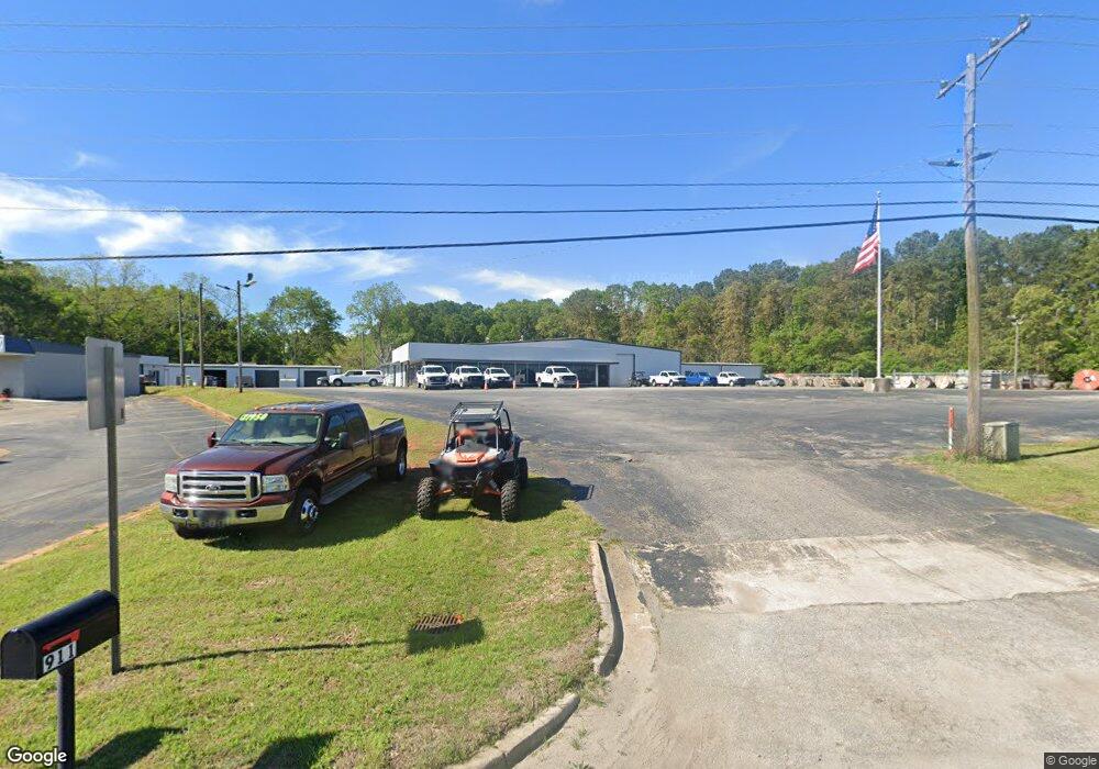 909 Veterans Pkwy, Barnesville, GA 30204 - photo 1