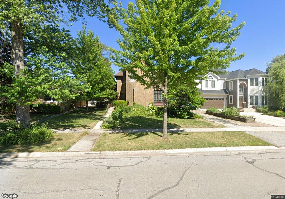 607 S Poplar Ave, Elmhurst, IL 60126 - photo 1