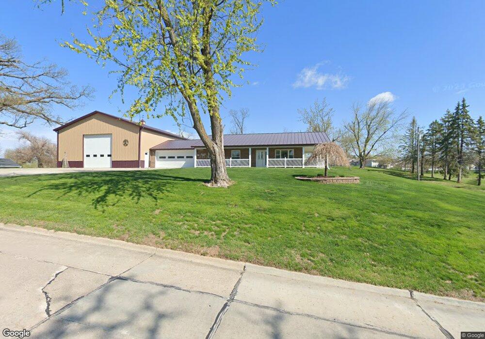 322 N 15th Ave W, Newton, IA 50208 - photo 1
