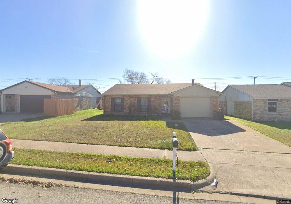 7440 Sandhurst Ln S, North Richland Hills, TX 76182 - photo 1