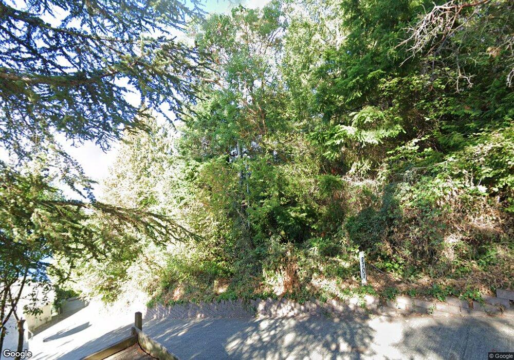 7677 W Mercer Way, Mercer Island, WA 98040 - photo 1