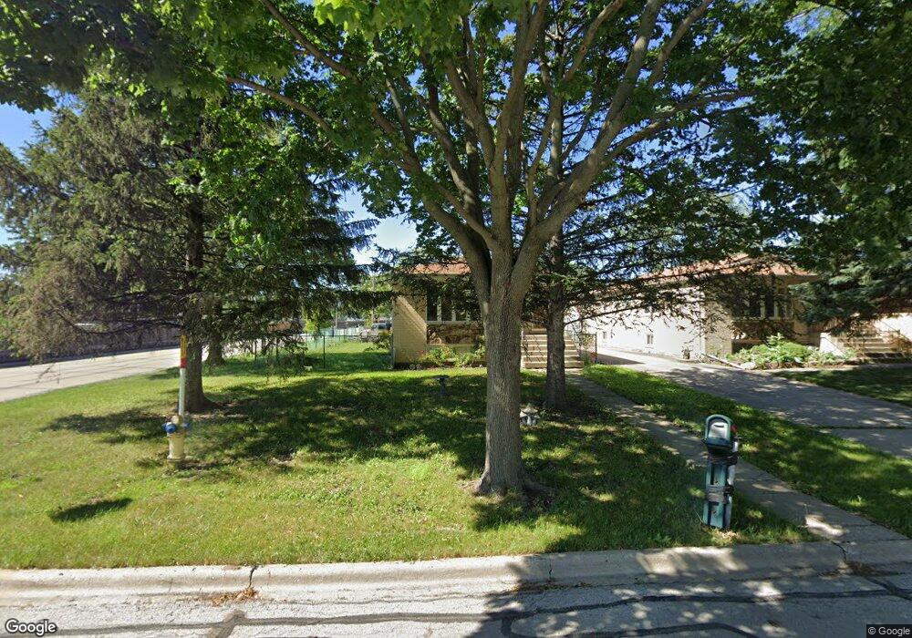 663 W Gladys Ave, Elmhurst, IL 60126 - photo 1