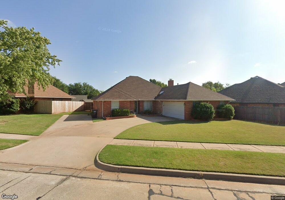 208 S Ramblin Oaks Dr, Moore, OK 73160 - photo 1