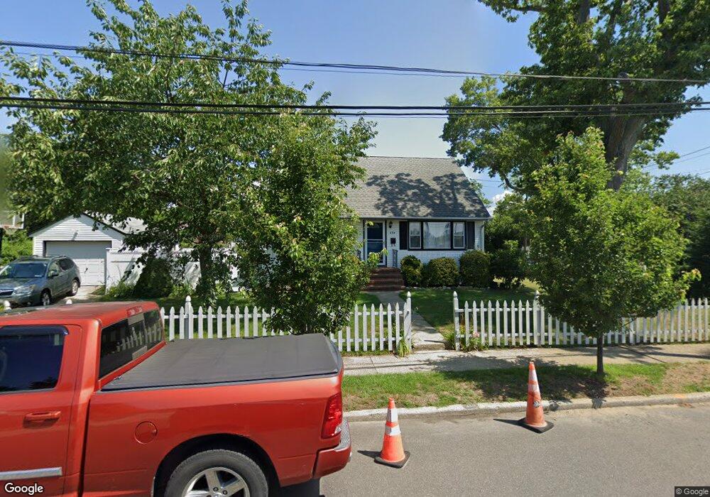 690 Wyckoff Ave, Bellmore, NY 11710 - photo 1