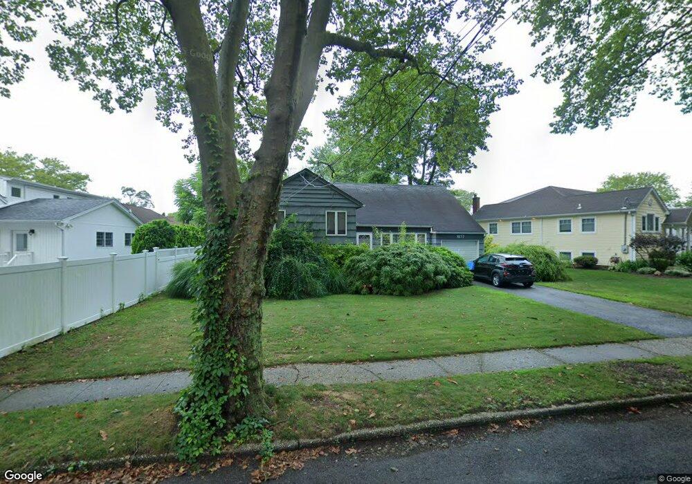 1077 Melissa Ln, North Bellmore, NY 11710 - photo 1