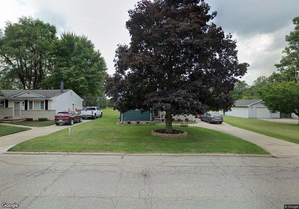 355 S Silver St, Bad Axe, MI 48413 - photo 1