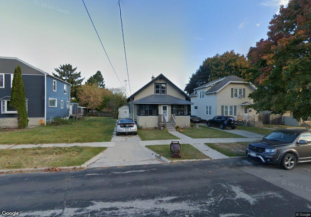 408 St Clair St unit 408, Manitowoc, WI 54220 - photo 1