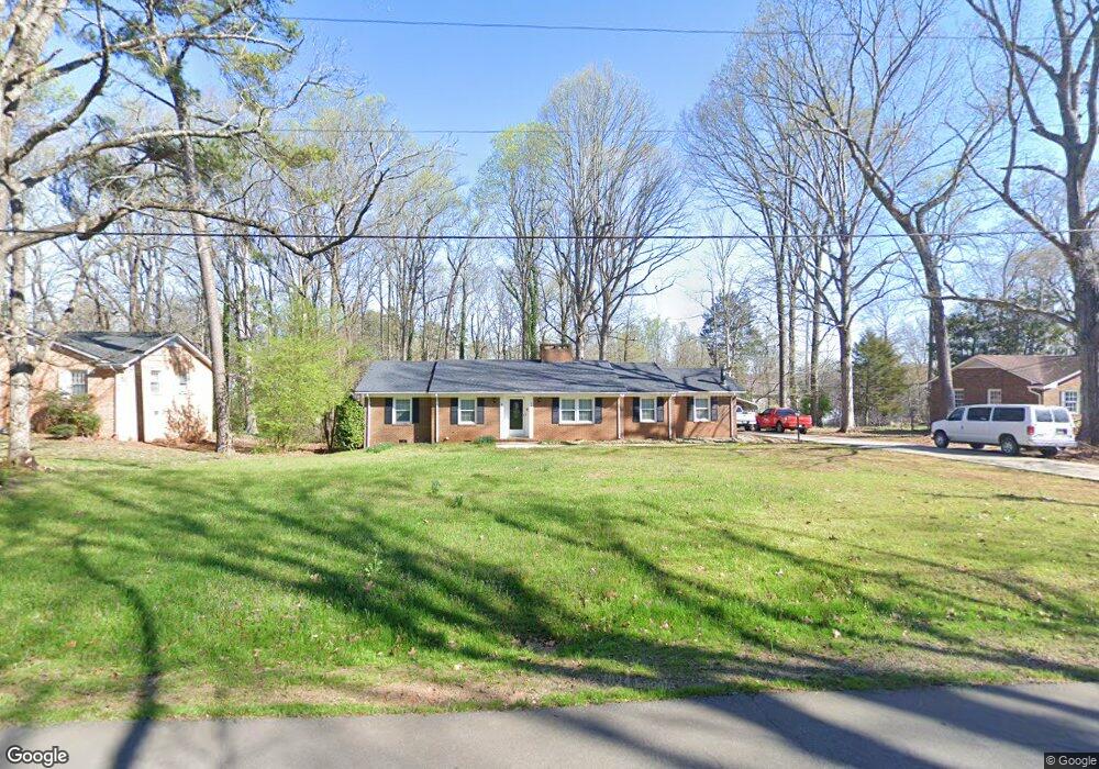 904 Driftwood Dr, Siler City, NC 27344 - photo 1