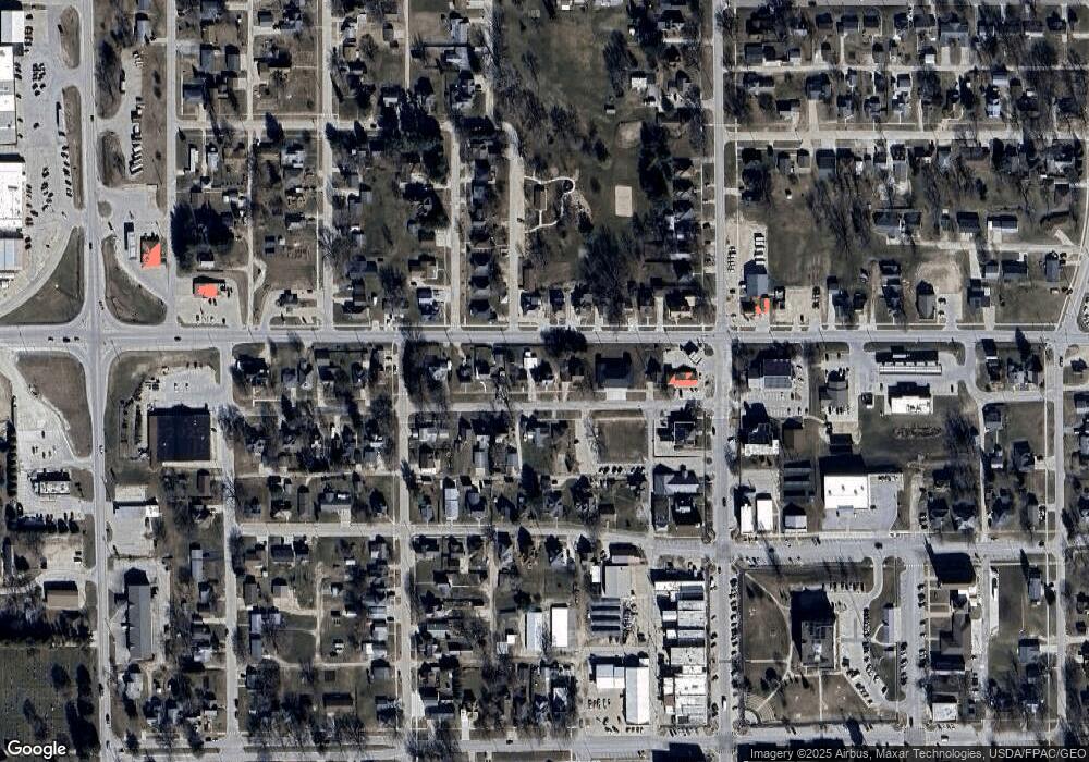 118 W Maple St, West Union, IA 52175 - photo 1