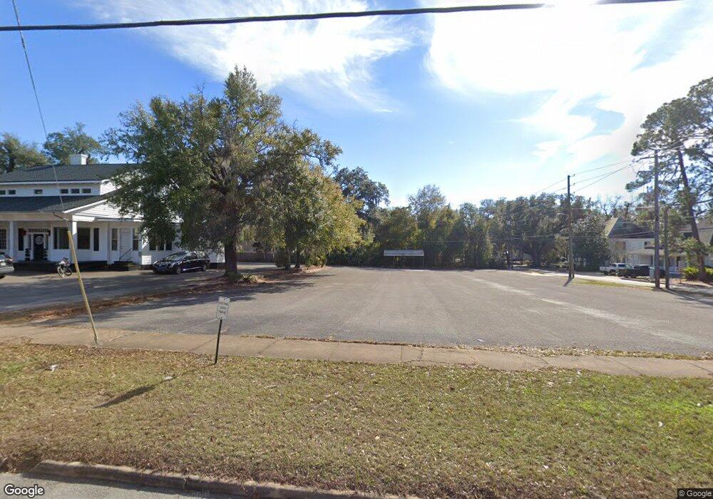 215 W Shotwell St, Bainbridge, GA 39819 - photo 1