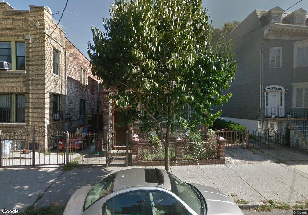 32-51 38 Th St unit 2, New York City, NY 11103 - photo 1